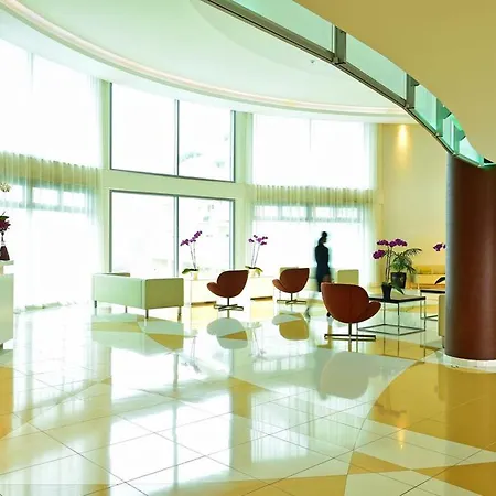 Pestana Promenade Ocean 4* פונשל