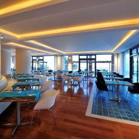 Pestana Promenade Ocean פונשל