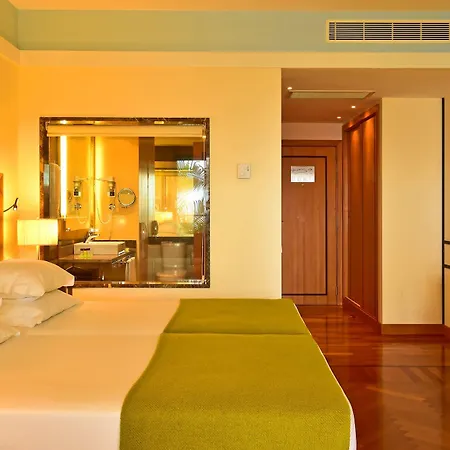 Pestana Promenade Ocean 4* פונשל