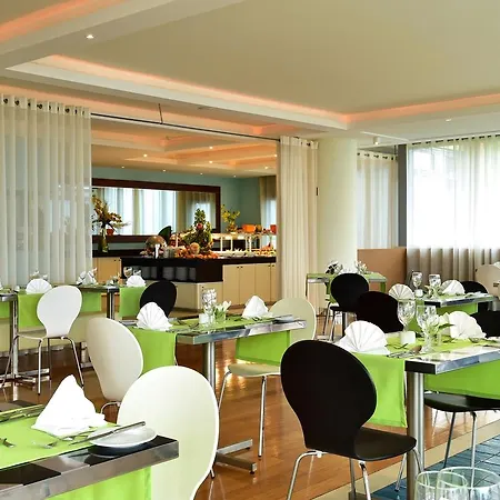 Pestana Promenade Ocean מלון פונשל